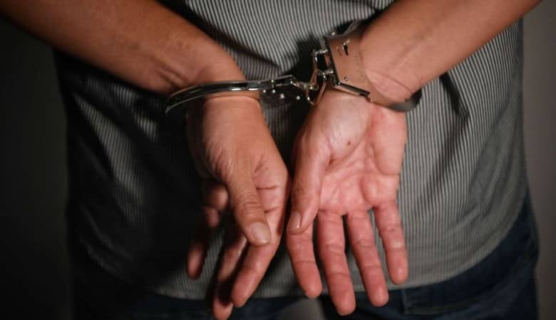 فال حافظ امروز پنج شنبه 18 مرداد 1403/  گره ز دل بگشا و از سپهر یاد مکن