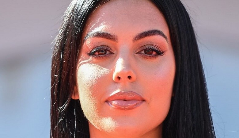 عکس/ نامزد پرحاشیه کریستین رونالدو در شب نیمکت نشینی به صحرا رفت!