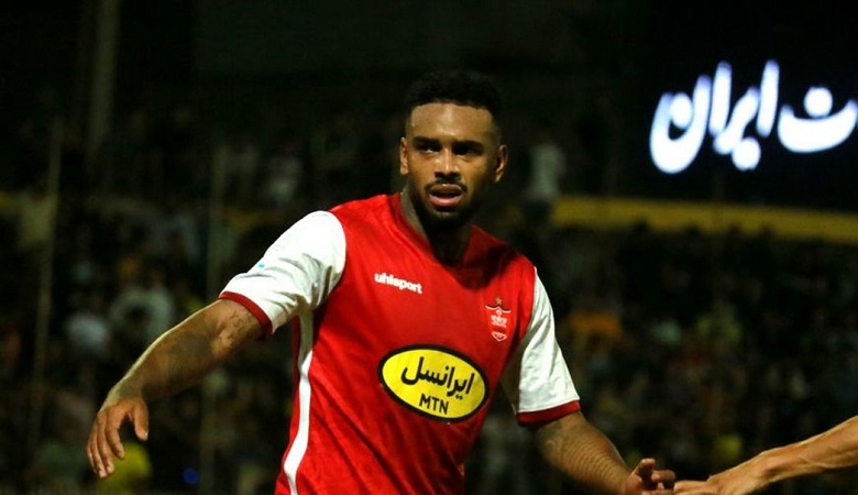 عکس/ لوکادیا مهاجم پرسپولیس با تصویر گوشی‌اش همه را ترساند!