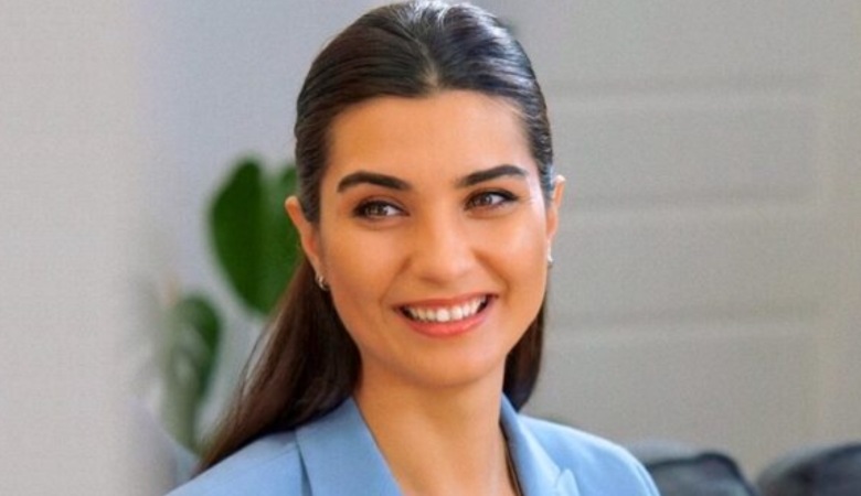 مهاجرت خانم بازیگر به همراه دخترانش