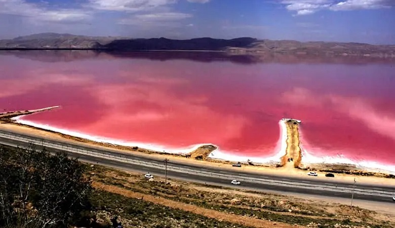 همه چیز درباره دریاچه صورتی در ایران!