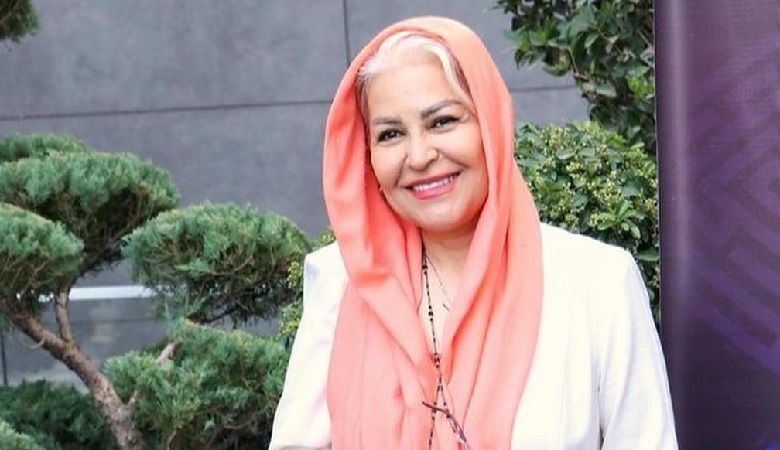 عکس/ خانم بازیگر پیشکسوت با این تیپ و میکاپ حسابی جوان شد!