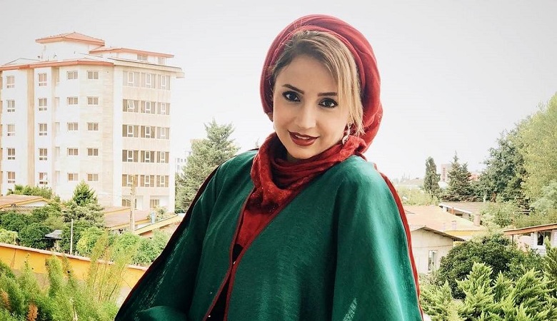 عکس/ تیپ ساحلی شبنم قلی خانی هنگام شن بازی!