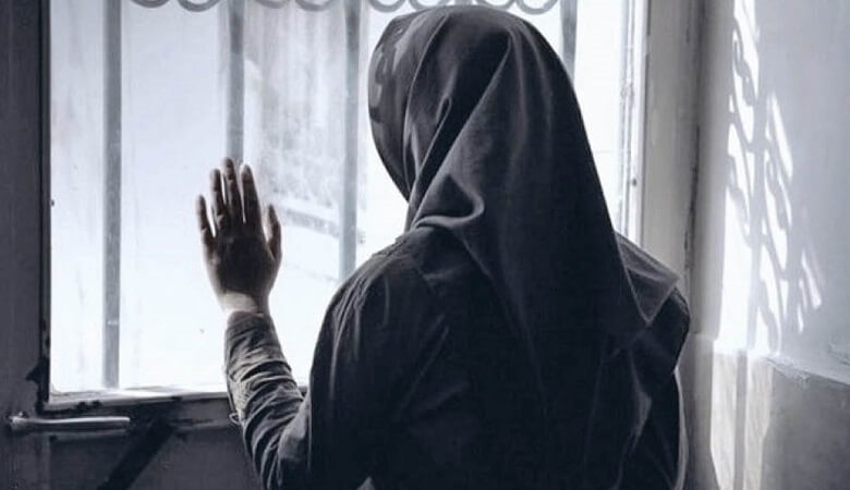 گفتگو با ترانه؛ دختری که فرزند همسر صیغه‌ای پدر مالخرش است!