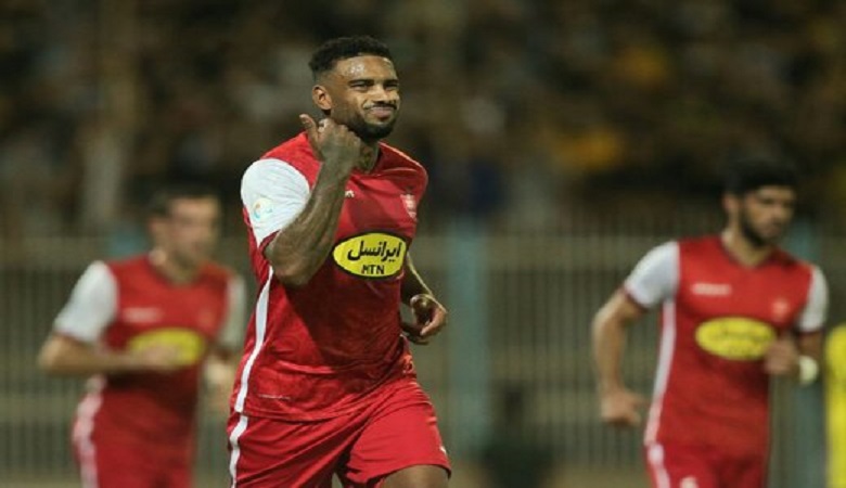 غیبت مهاجم پرسپولیس در دربی به دلیل بیماری؟!