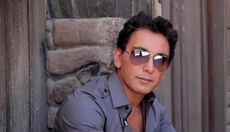 عاشقانه زیبا و زمستانی “شادمهر عقیلی” و همسرش/ عکس