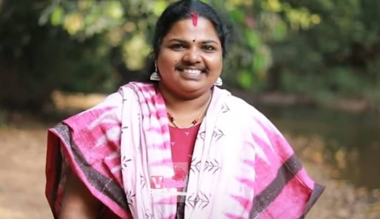 تصاویر/ این زن از سیبیلو بودن لذت می‌برد!