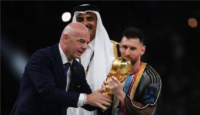 پیشنهاد رقمی عجیب برای خرید عبای سنتی مسی!