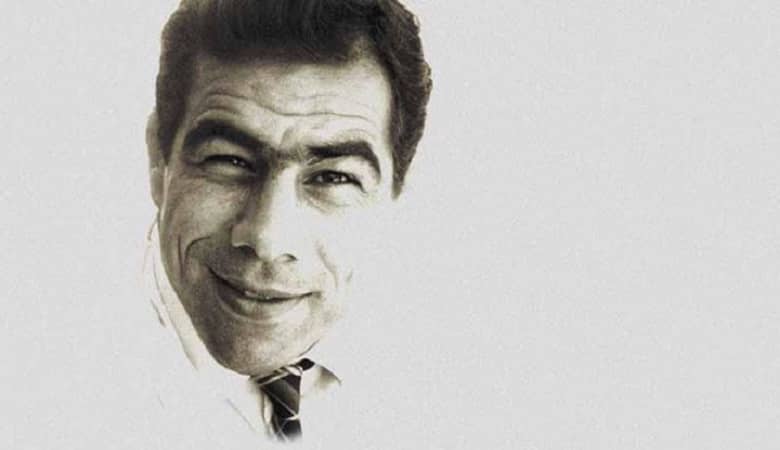 اهدای یادگاری ارزشمند از “جهان پهلوان تختی” به موزه ملی ورزش