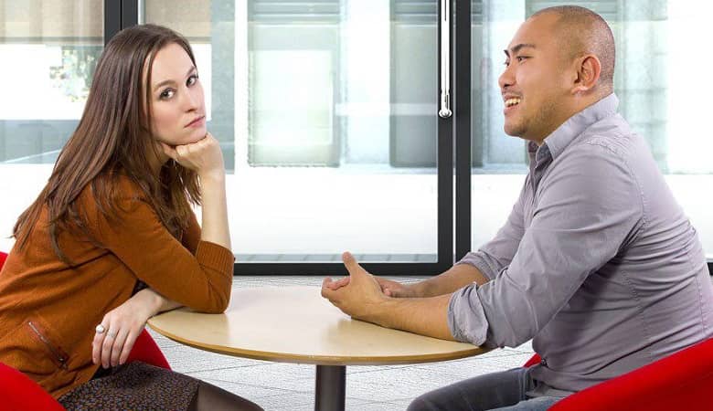 این عادات زشت در صحبت کردن شخصیتتان را تخریب می کند!