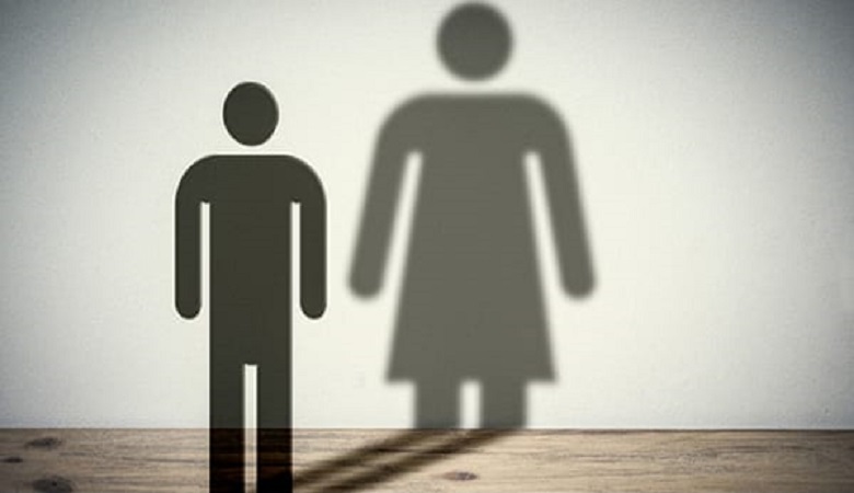 این مرد بخاطر دخترانش تبدیل به زن شد/ عکس