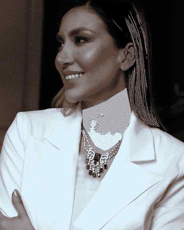 “همسر بهرام رادان” جواهراتش را به نمایش گذاشت/ عکس