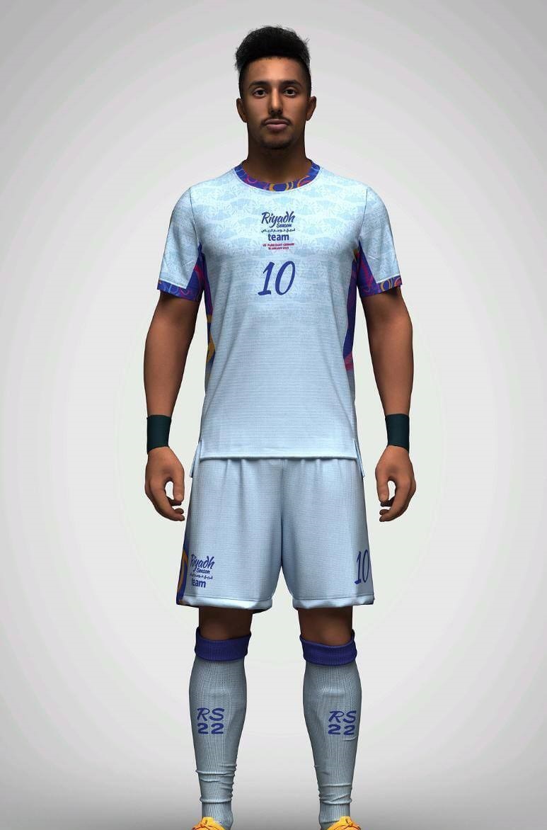 لباسی که “رونالدو” در عربستان بر تن دارد/ عکس