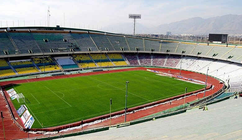 عکس/ حضور زنان در ورزشگاه آزادی در سال 1361!