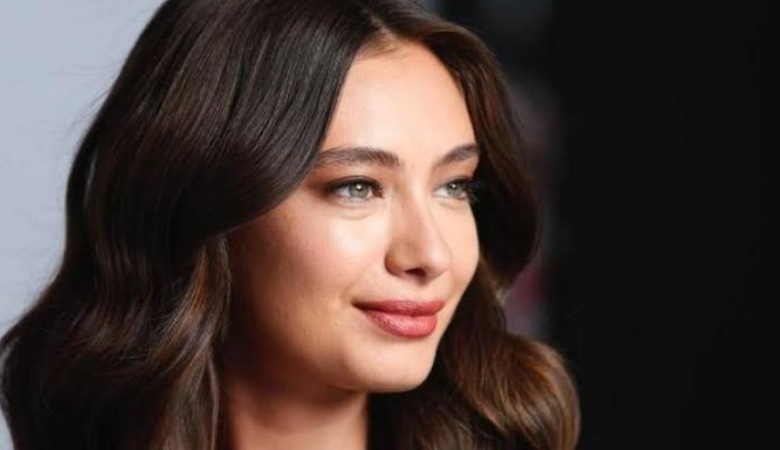 خانم بازیگر زیبایی خود را از مادر روس گرفته است