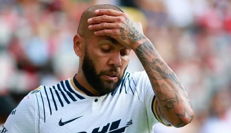 دنی آلوز به همسرش التماس کرد: ترکم نکن!