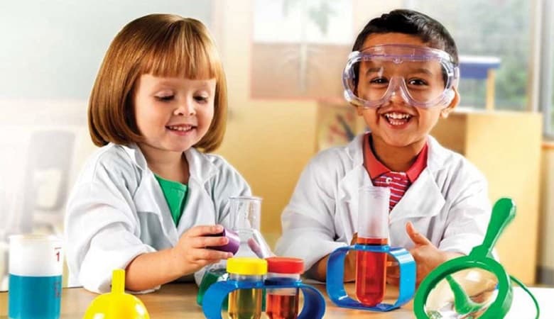 ویدئو/ اتفاق خنده دار در آزمایش غیر حضوری درس علوم!