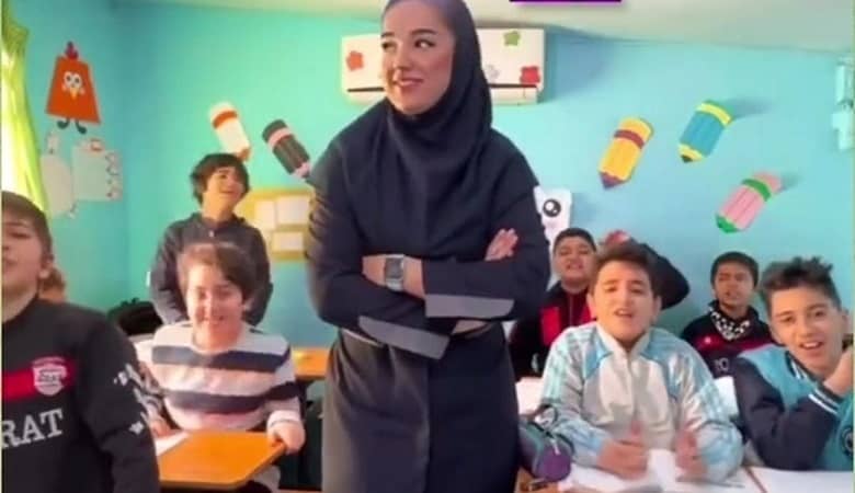 معلم اخراجی قائم‌ شهری بخشیده شد