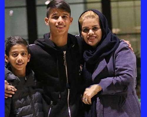 عکسی باورنکردنی از مادر “مهدی قائدی” که همسن عروسش است/ عکس