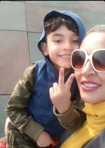 عکس دو نفره تلخ و ناراحت کننده “زیبا بروفه” و پسرش/ تصویر