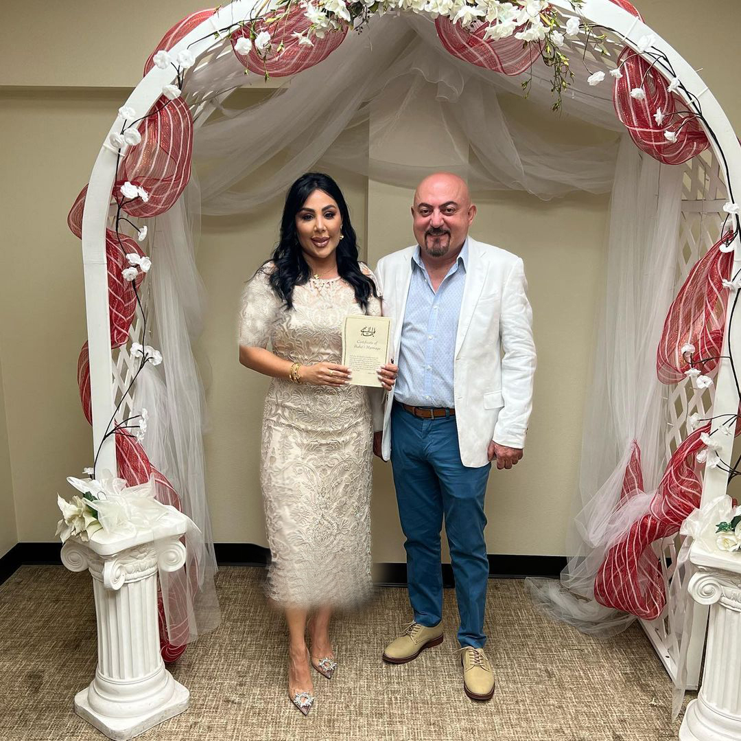 کولاک ازدواج دوم “خواننده سن و سال دار لس آنجلسی” با این دختر جوان/ عکس