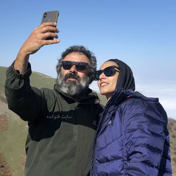عشق و عاشقی “آقای بازیگر ایرانی” و همسر خیلی جوانش در کوه/ عکس