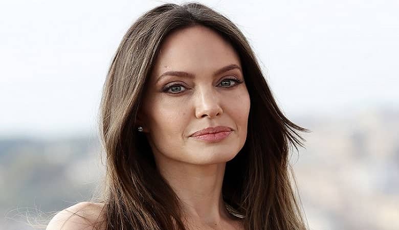 رفتارهای غیرعادی و چندش آور زنان مشهور جهان هنگام غذاخوردن!