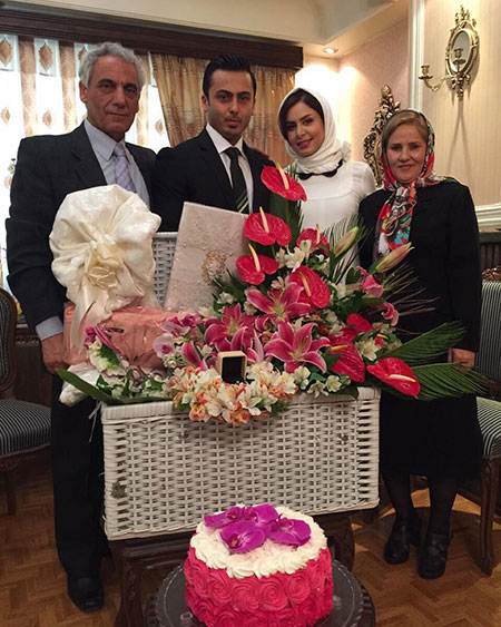 تیپ جالب “خانم مجری معروف” در جشن عقدش/ عکس