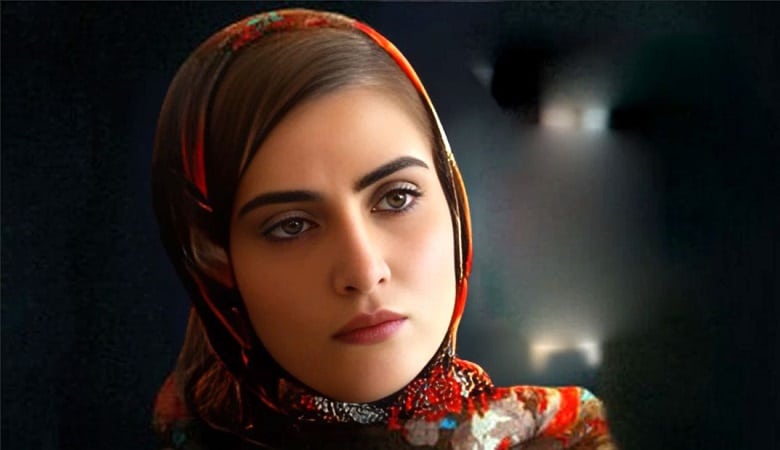 تصاویر/ نگاهی به پوشش و لباس آیسان سریال سقوط در واقعیت!