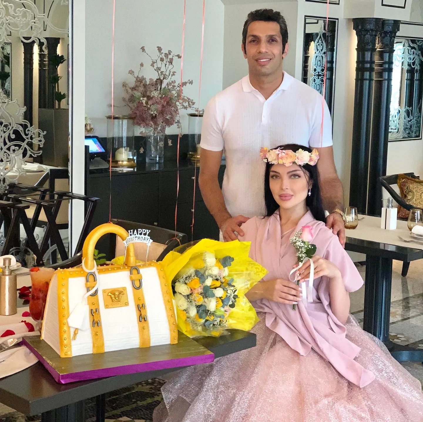 لباس پرنسسی زن “سپهر حیدری” در تولدش/ عکس