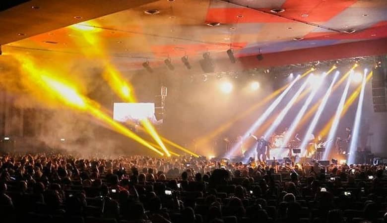 افشای رابطه عاشقانه “دو چهره معروف”/ عکس