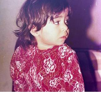 چهره بسیار جالب “ساره بیات” در دوران کودکی/ عکس