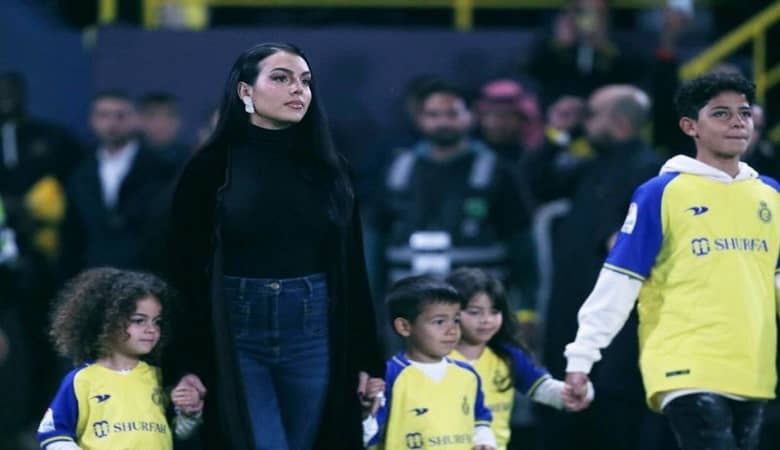عکس جنجالی نامزد رونالدو هموطن هایش را خشمگین کرد