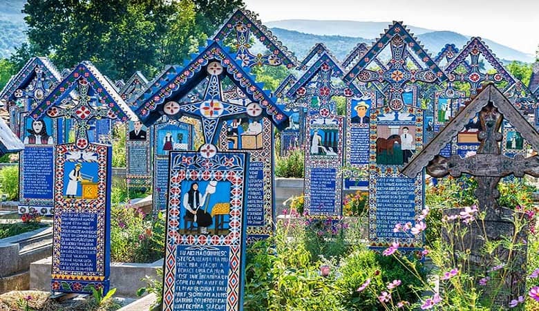 قبرستانی عجیب که مورد علاقه گردشگران جهان است+عکس