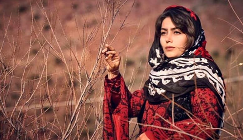 در کمد لباس روژان نون. خ چه میگذرد؟