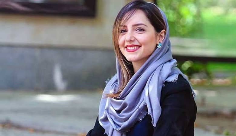 نازنین بیاتی عکسی به سبک بازیگران سینمای کلاسیک منتشر کرد!