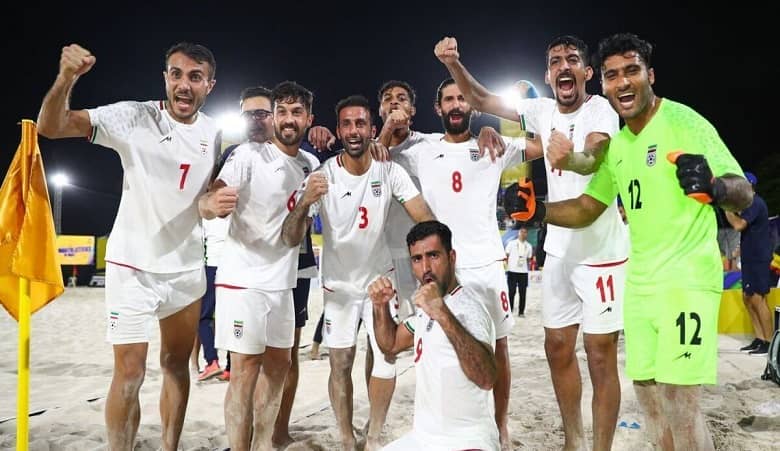 فیلم خبرساز از رقص و پایکوبی تیم ملی با موزیک بندری