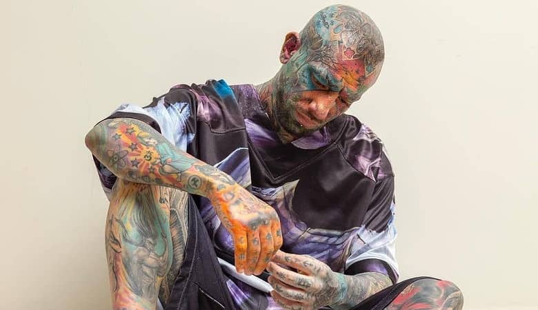 “تتلو” از تتوهای جدید صورتش رونمایی کرد/ تصاویر