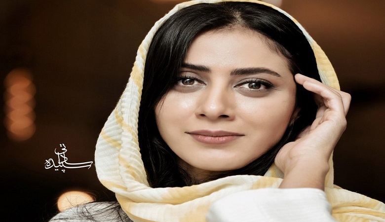 واکنش تلخ “مونا فرجاد” به فوت کیومرث پوراحمد