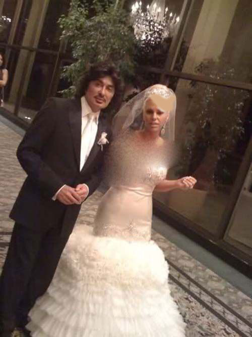 جشن عروسی سوم “شهرام صولتی” و همسر 25 سال کوچکترش/ تصویر