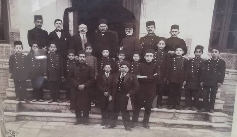 تصویری از کارنامه احمدشاه و نمره خنده دار کمال الملک به او