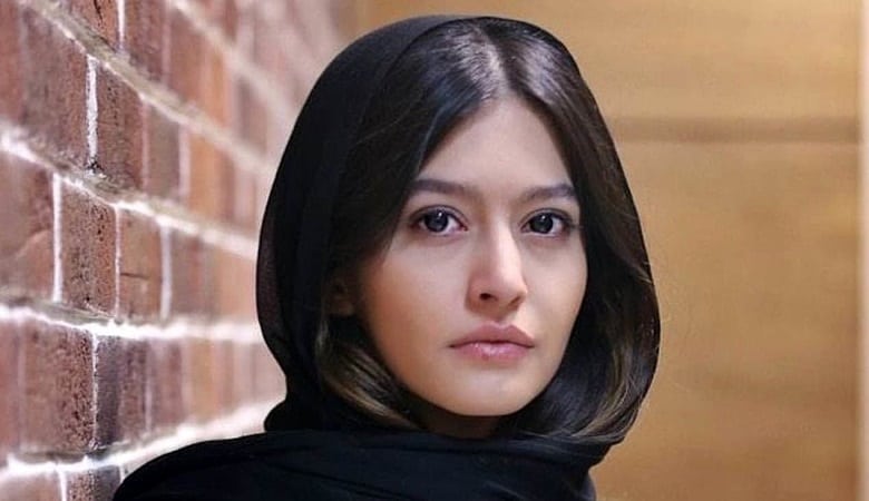 عکس/ کودکی پردیس احمدیه ساحل پوست شیر که بسیار بانمک است!