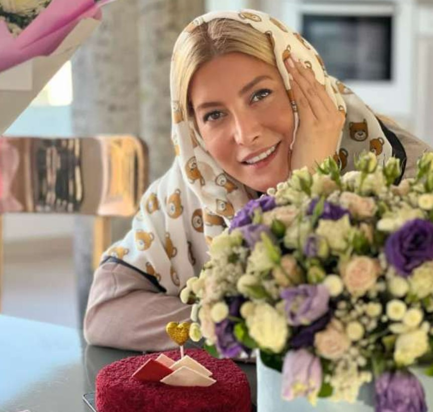 جشن تولد زیبای 39 سالگی “فریبا نادری”/ عکس