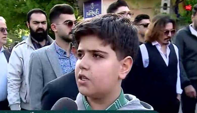 چهره جنجالی این مرد در نماز عید فطر خبرساز شد+عکس