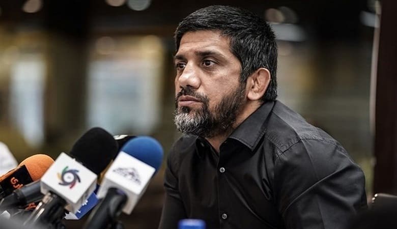عکس/ حضور غمگین علیرضا دبیر در جمع خانوادگی‌شان