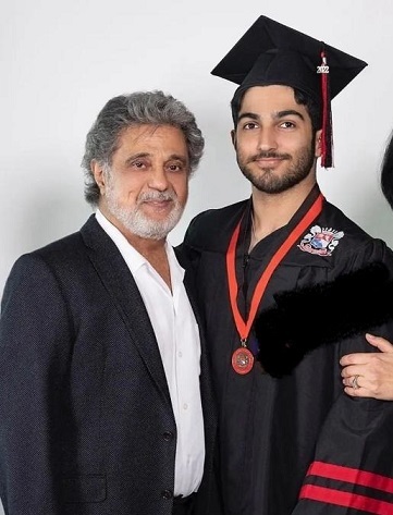 عکسی باورنکردنی از “داریوش” در جشن فارغ التحصیلی پسرش/ تصویر