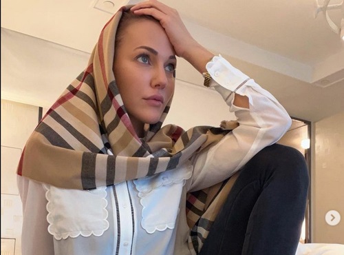 چهره جالب “خرم سلطان” با روسری بر سر را دیده اید/ عکس