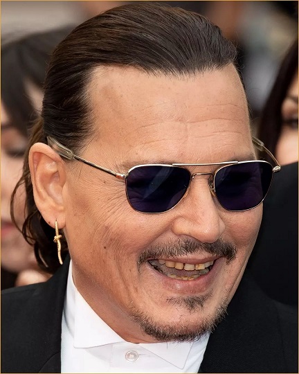 دندان های خراب و افتضاح “جانی دپ” سوژه عکاسان شد/ عکس