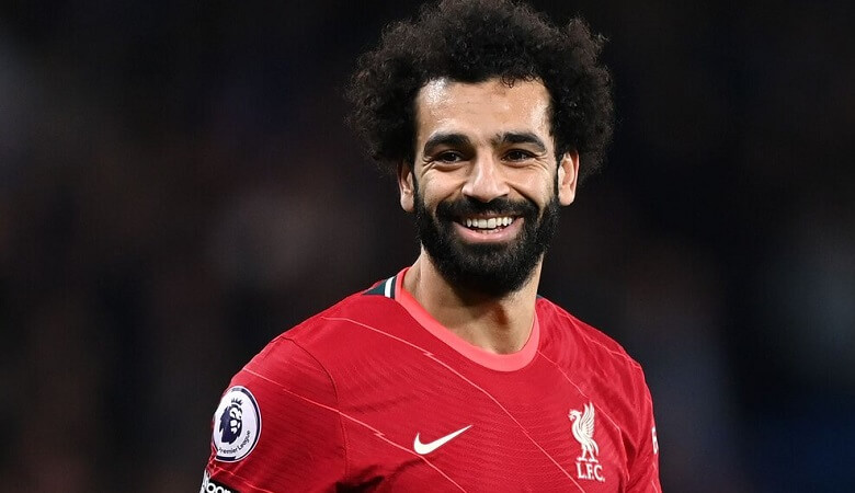 جلب توجه حجاب زن “محمد صلاح” در آنفیلد/ تصاویر