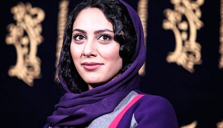 ویدئو/ سبزی پاک کردن مونا فرجاد حین بارداری! (در پشت صحنه سریال توقیفی)